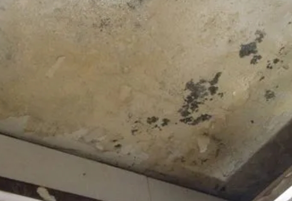 黄陵阳台漏水维修公司分享下黄陵卫生间渗水维修需要注意哪些问题。